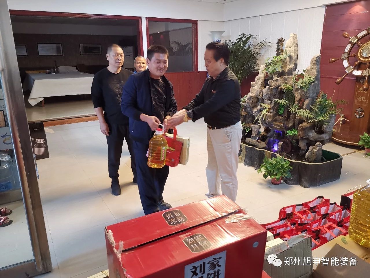 旭申智能裝備，操作機(jī)滾輪架，變位機(jī)